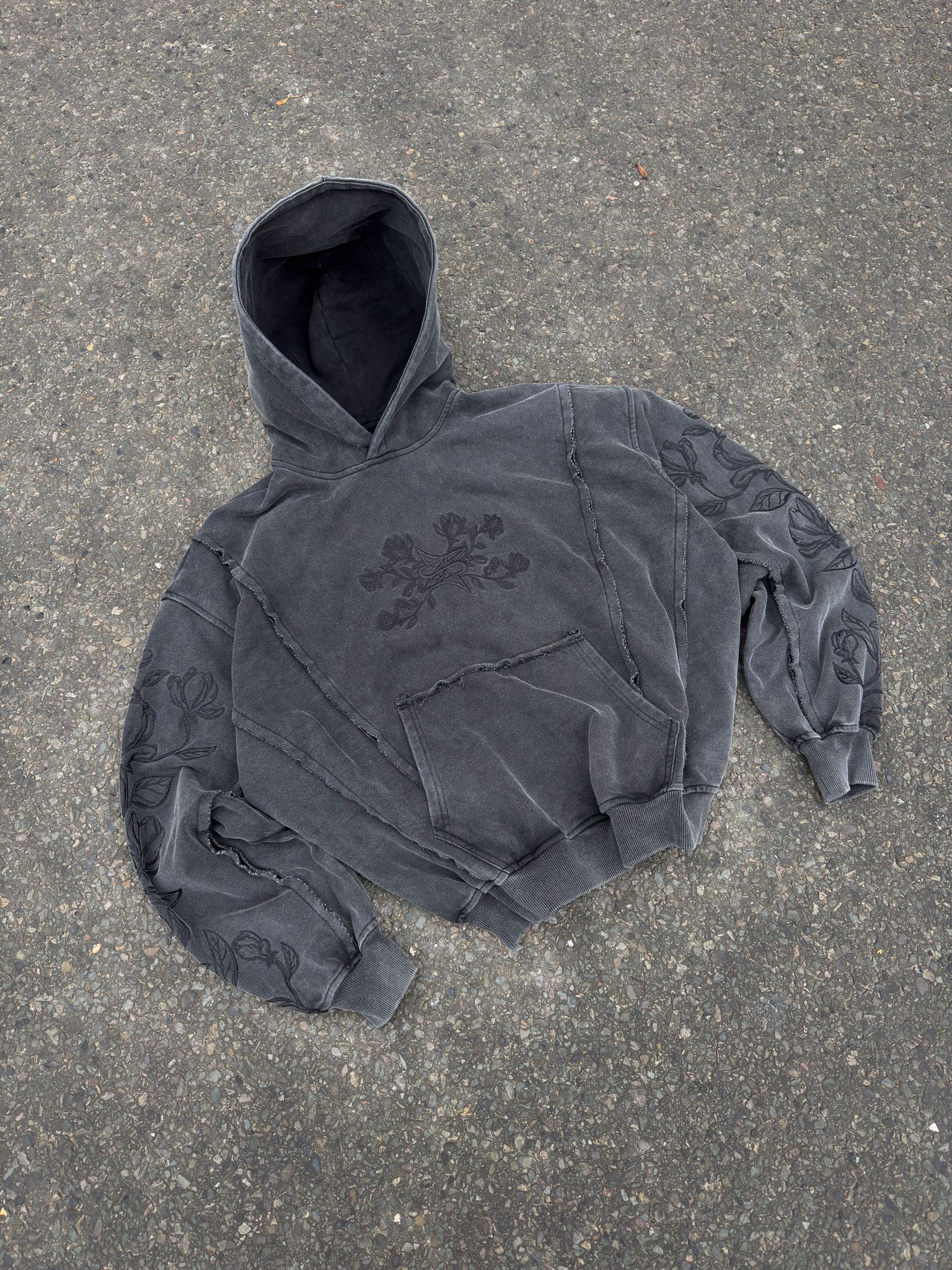 Bloom Line Hoodie Noir - Neptunz